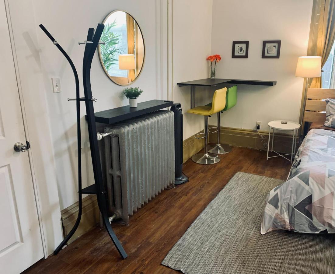 핼리팩스 250 Charming Studio A3, Downtown 아파트 외부 사진